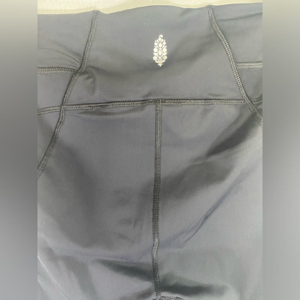 FP Movement by Free People Black Capri Leggings NWOT Size M SKU0730 - Picture 4 of 6